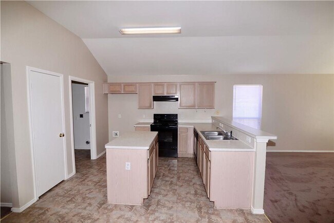 Building Photo - Spectacular 4 bedroom home!  Call to view ...
