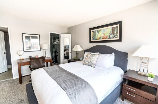 Foto del edificio - 127 Greyrock Pl