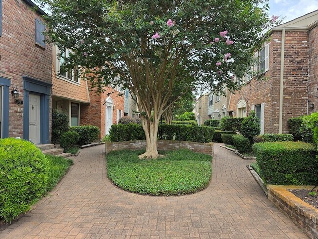 Foto del edificio - 6469 Burgoyne Dr.