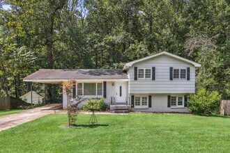 Building Photo - 2647 Hatfield Cir SE