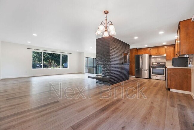 Building Photo - 1321 122nd St SE