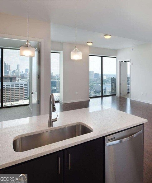 Foto del edificio - 1163 W Peachtree St NE