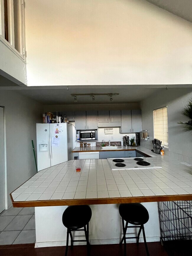 Kitchen - 94-451 Keaoopua St