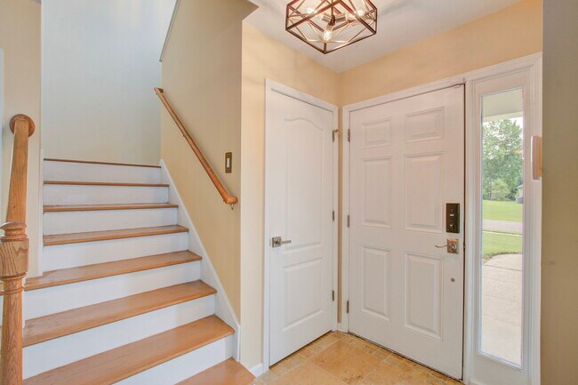 Building Photo - 202 Seneca River Dr