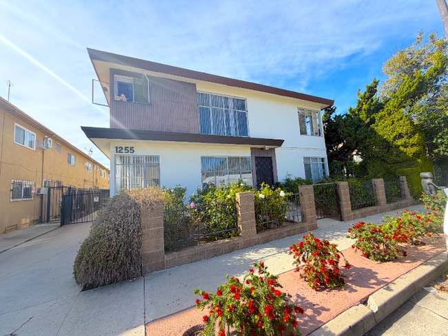 Building Photo - 1255 N Mansfield Ave