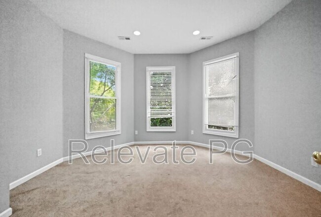 Building Photo - 1801 4th Ave