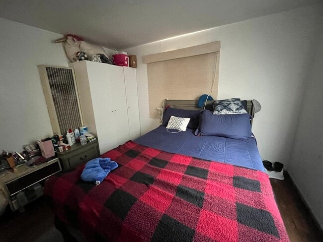 Bedroom - 4716 W 159th St