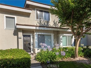 Building Photo - 656 Springbrook N