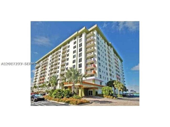 Foto del edificio - 10350 W Bay Harbor Dr