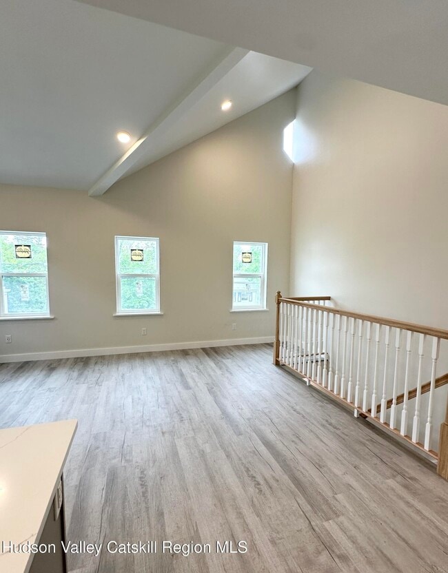 Building Photo - 61 Thompson St