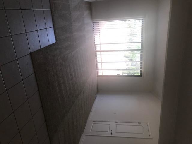 Living room/balcony - Parkside Apartments