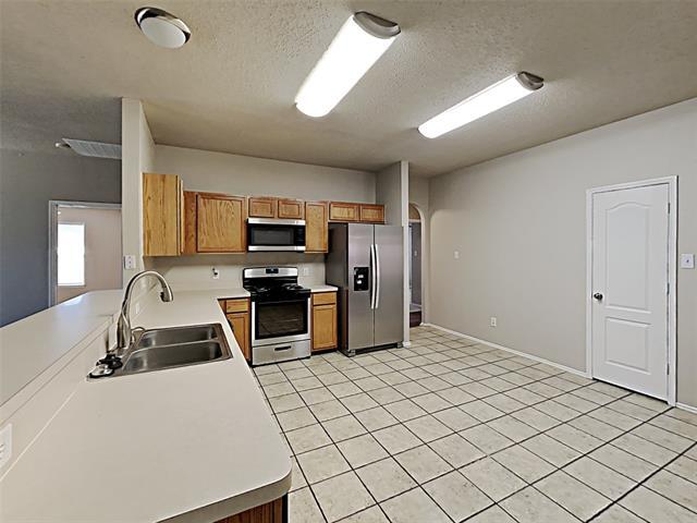 Building Photo - 1210 Hampton Dr