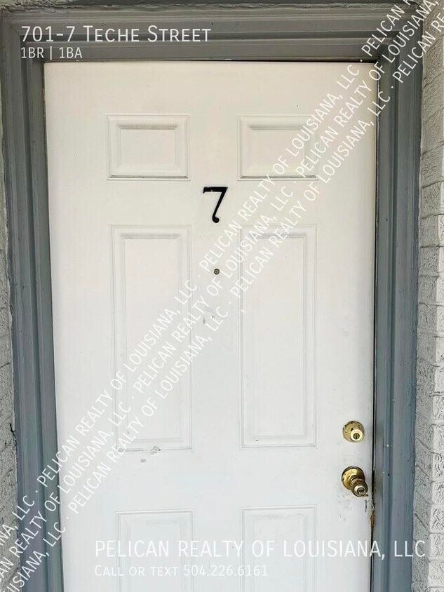 Primary Photo - 701 Teche St
