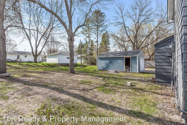 Foto del edificio - 4 br, 2 bath House - 211 11th Ave N