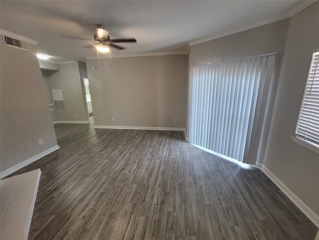 Building Photo - 7250 W Greens Rd