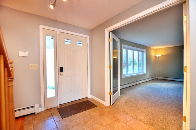 Building Photo - 16 Virginia Ln