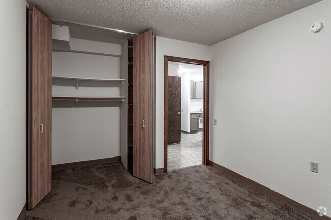 1 habitación, 1 baño - 600 pies cuadrados - Dormitorio - Riverside Apartments 55+ Senior