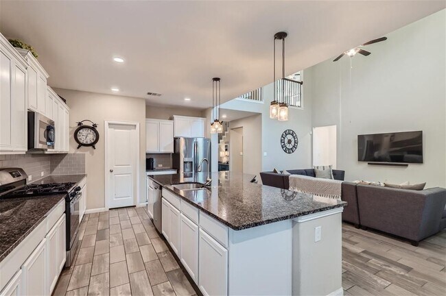 Building Photo - 2225 Sauterne Dr