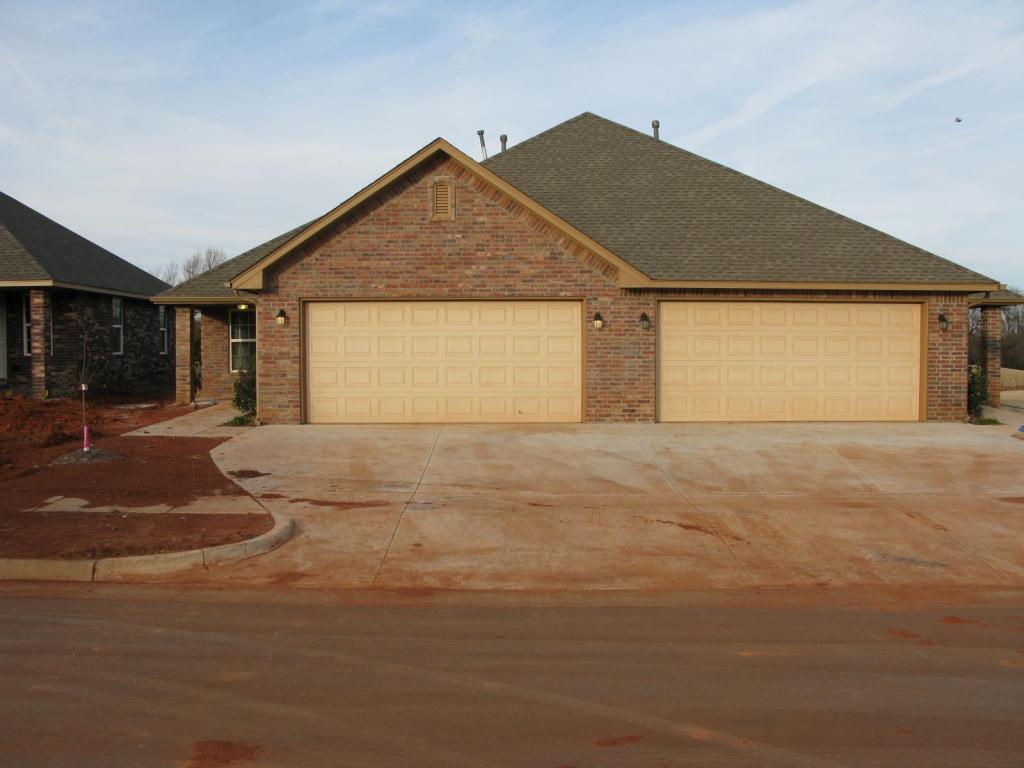 11623 Surrey Villas Court, Yukon, OK 73099