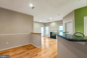 Building Photo - 1708 Lake Shore Crest Dr