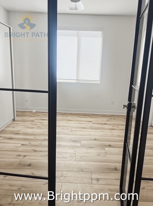 Foto del edificio - 1539 Newland Dr