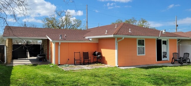 Building Photo - 5501 Press Dr