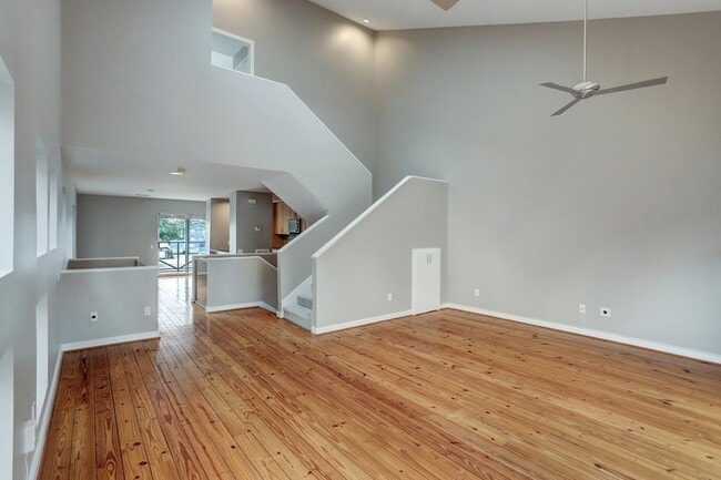 Photo - 835 Saulnier St Apartment