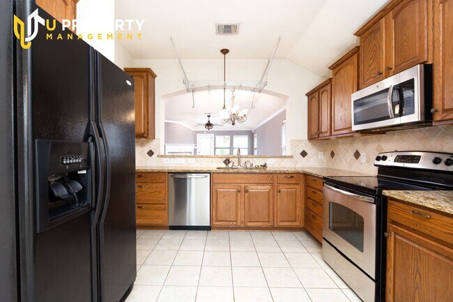 Foto del edificio - Well-maintained, 3 beds/ 2 baths a-story H...