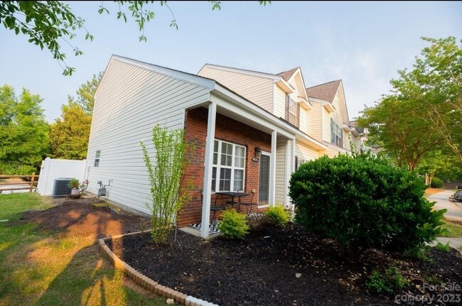 Building Photo - 16855 Greenlawn Hills Ct
