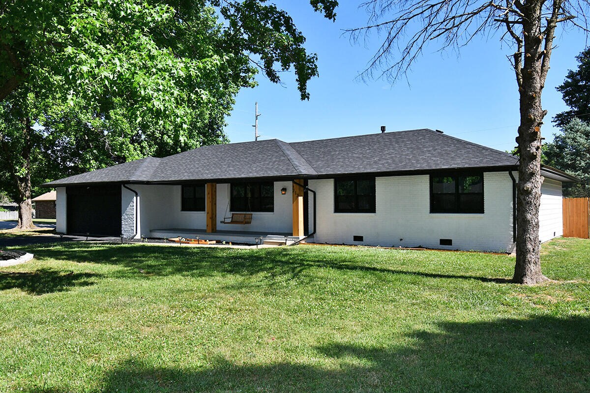 213 W Aven Ave, Nixa, MO 65714 House Rental in Nixa, MO