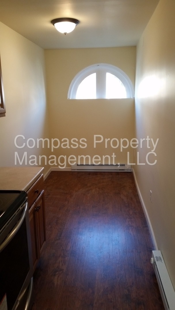 Building Photo - $800 - 1+Bed, 1 Bath Apartment - Coatesville