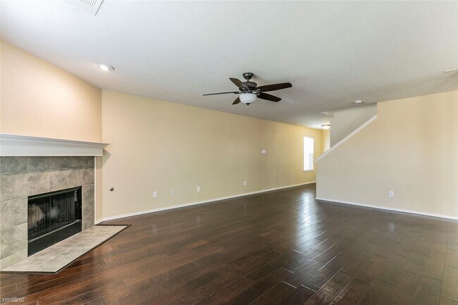 Building Photo - 3 br, 2.5 bath House - 10640 Colfax Dr