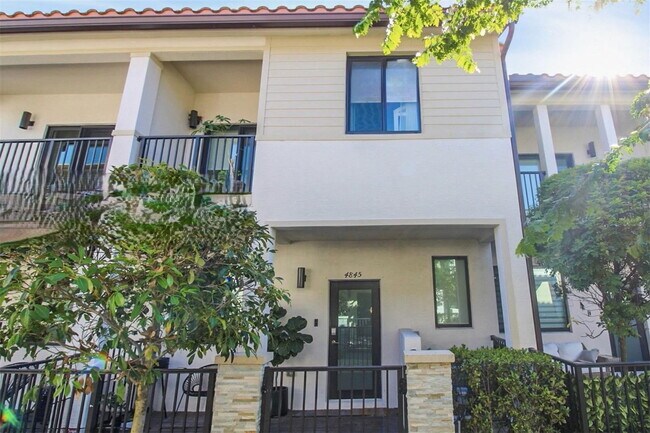 Foto del edificio - 4845 NW 83rd Pky