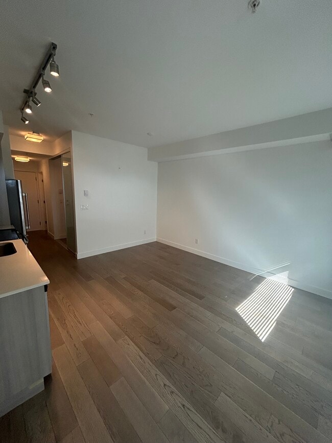 Building Photo - 3090 Gladwin Rd