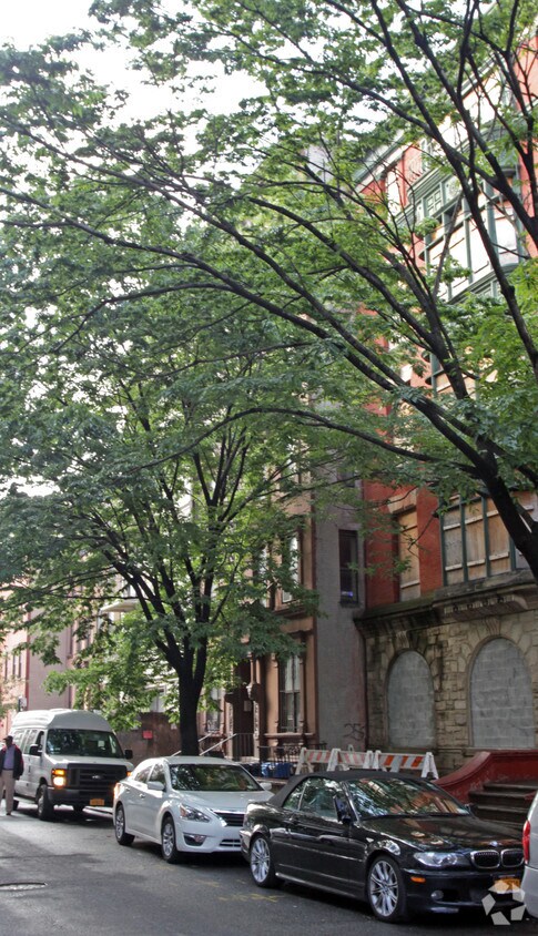 Building Photo - 112 W 129th St