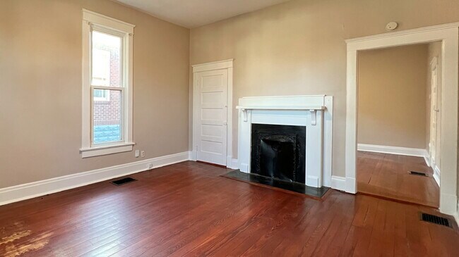 Foto del edificio - Coming Soon: 1BR, 1BA duplex