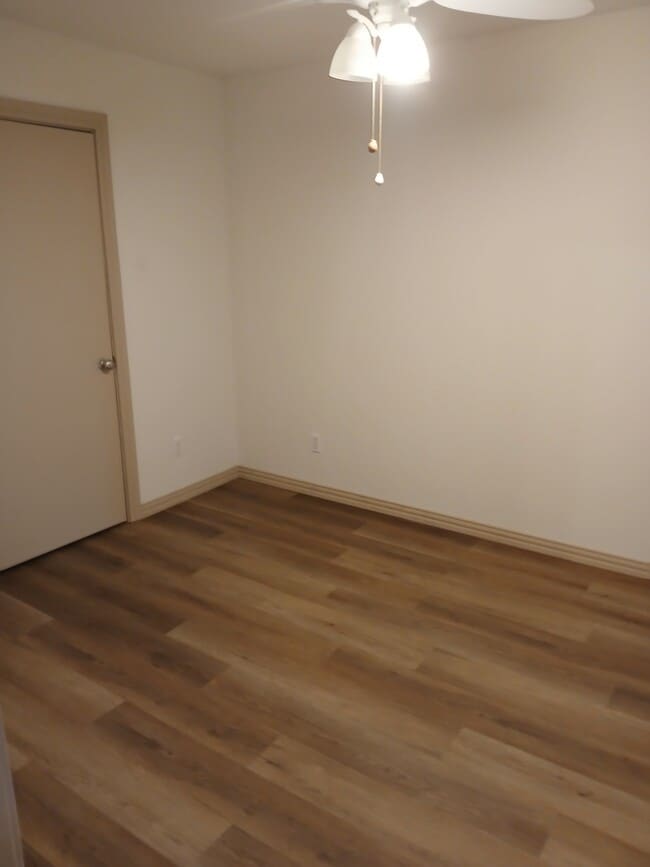 Building Photo - 862 TX State Highway 62