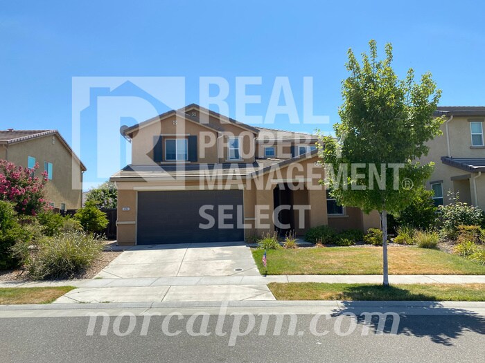 Primary Photo - Spacious 4 bed 3 bath in Roseville