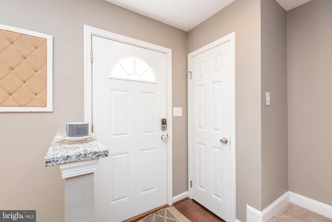 Foto del edificio - 8977 Omega Ct