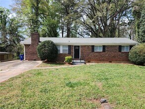 Building Photo - 2879 Port Royal Ln