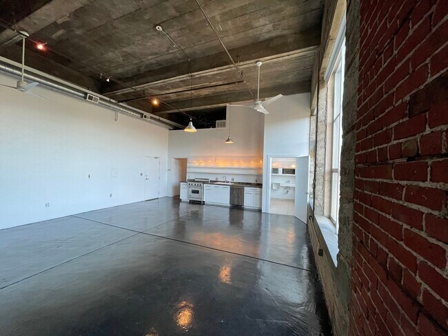 Building Photo - 3240 Peralta St