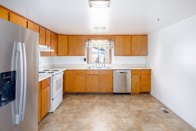 Foto del edificio - 1321 Dakota Ave