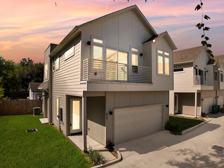 Foto principal - 861 Prosper St