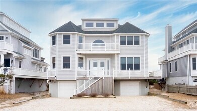 Building Photo - 825 Dune Rd