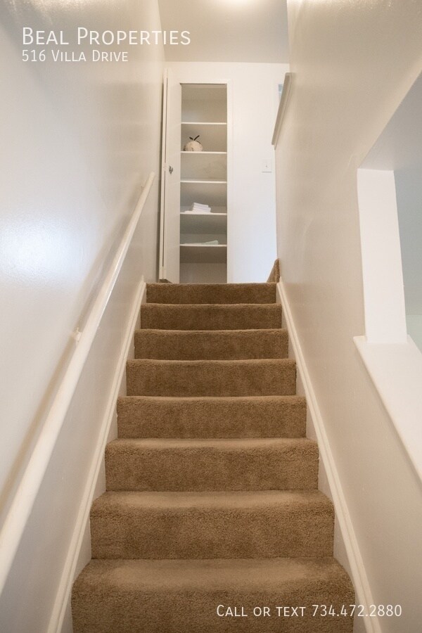 Building Photo - 516 Villa Dr