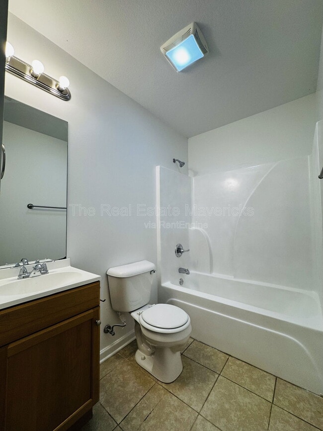 Building Photo - 4621 Kirkland Ave