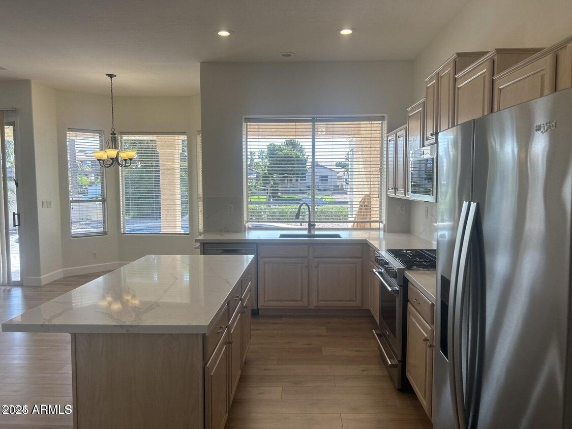 Foto principal - 3160 S Greythorne Way