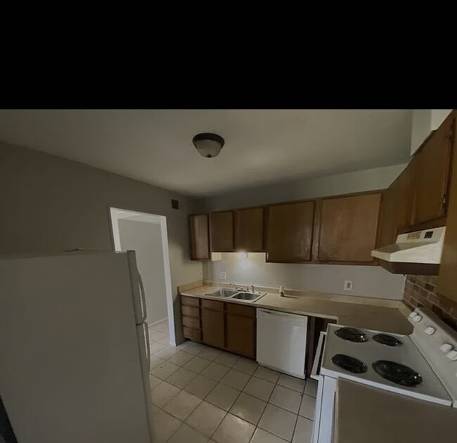 Kitchen - 13041 Andy Dr