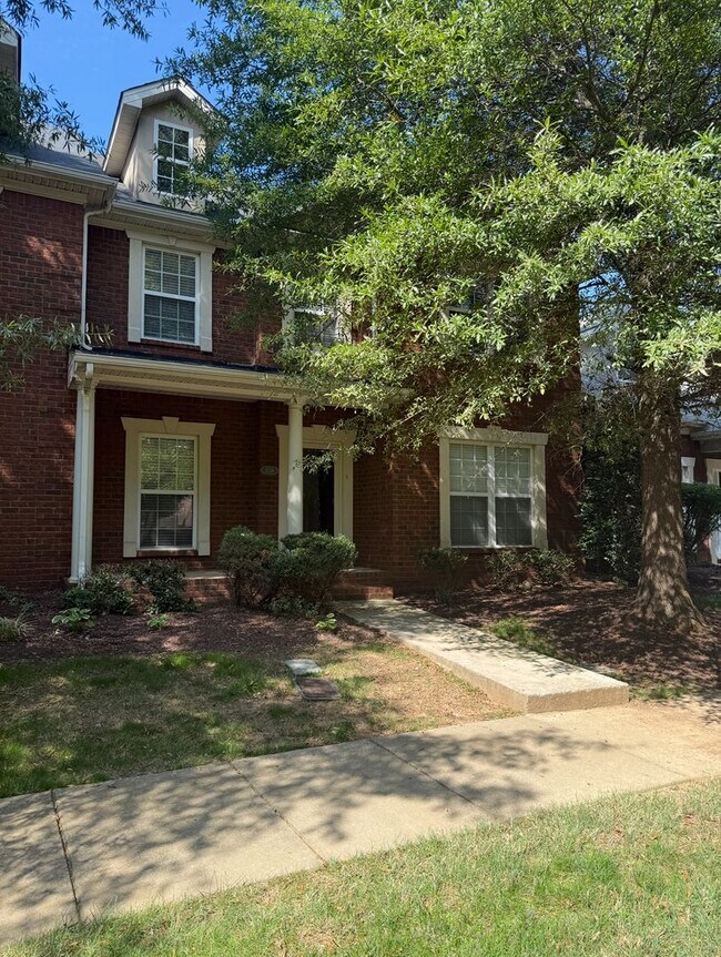 Building Photo - 2136 Cason Ln