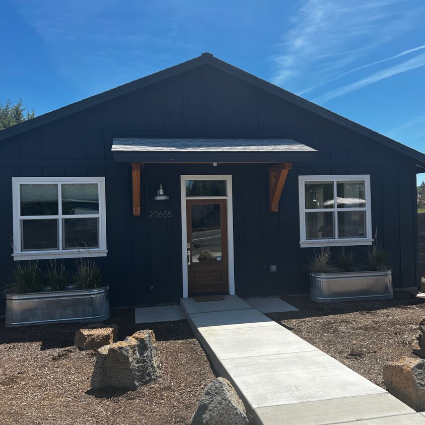 Foto principal - 20655 Cooley Rd